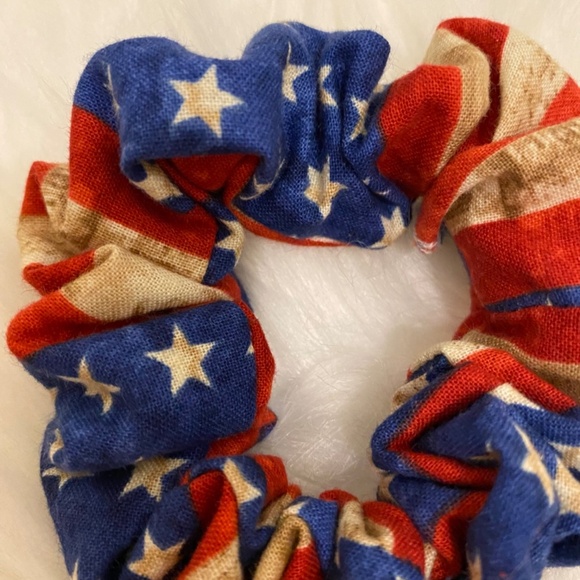 Patriotic Hair Scrunchie. Rustic USA Flag Print. Multicolor. Mini - Picture 5 of 6
